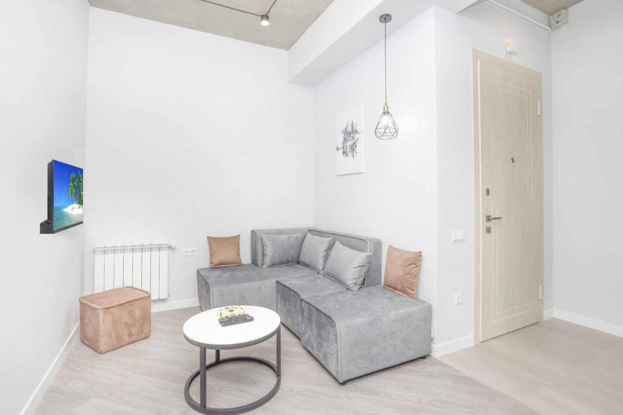 Stay Inn Apartments On Amiryan 26/4 Ереван Екстериор снимка