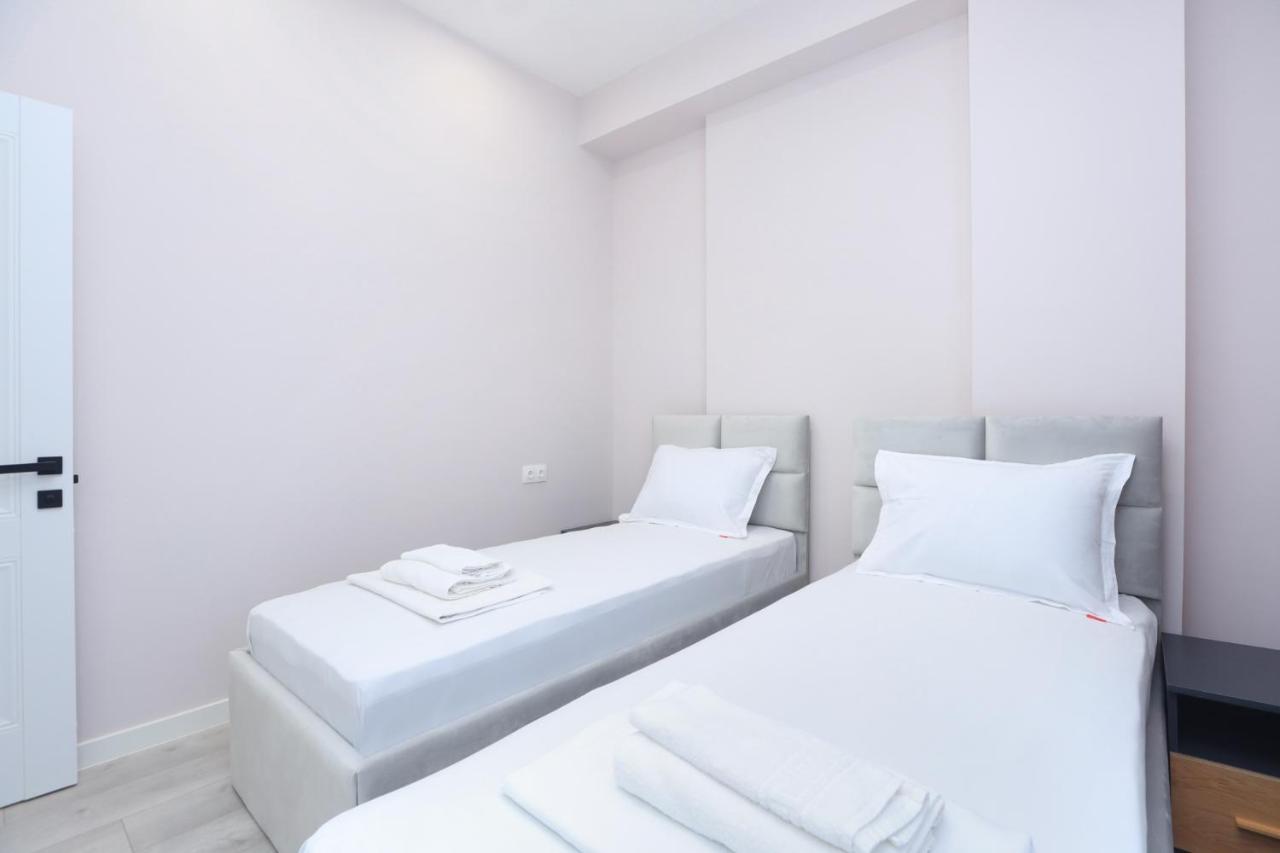 Stay Inn Apartments On Amiryan 26/4 Ереван Екстериор снимка
