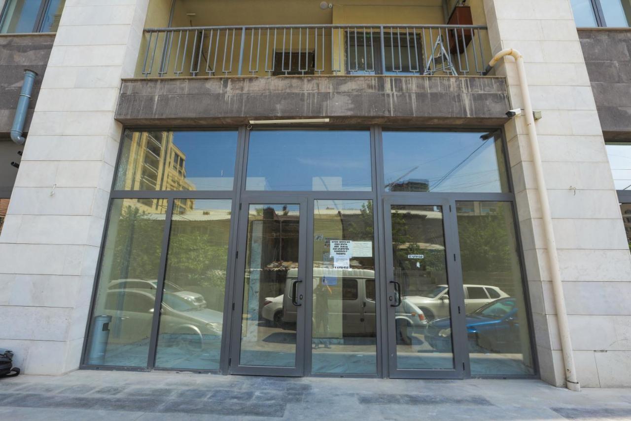 Stay Inn Apartments On Amiryan 26/4 Ереван Екстериор снимка